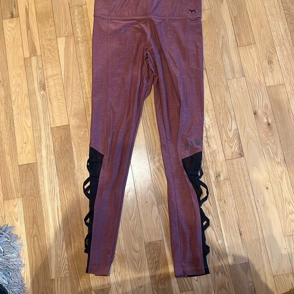 VS Pink maroon yoga leggings size M with side pocket
